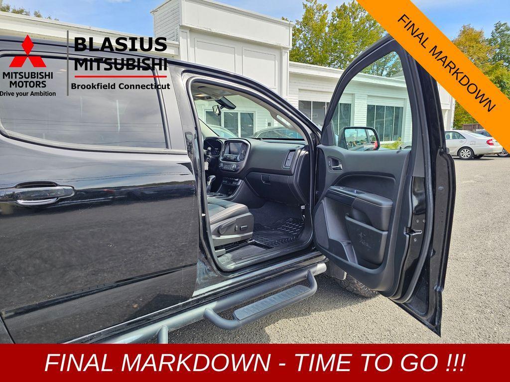 used 2022 GMC Canyon car, priced at $29,989