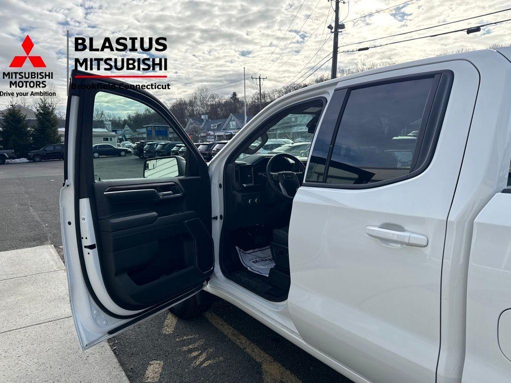 used 2024 GMC Sierra 1500 car, priced at $38,525