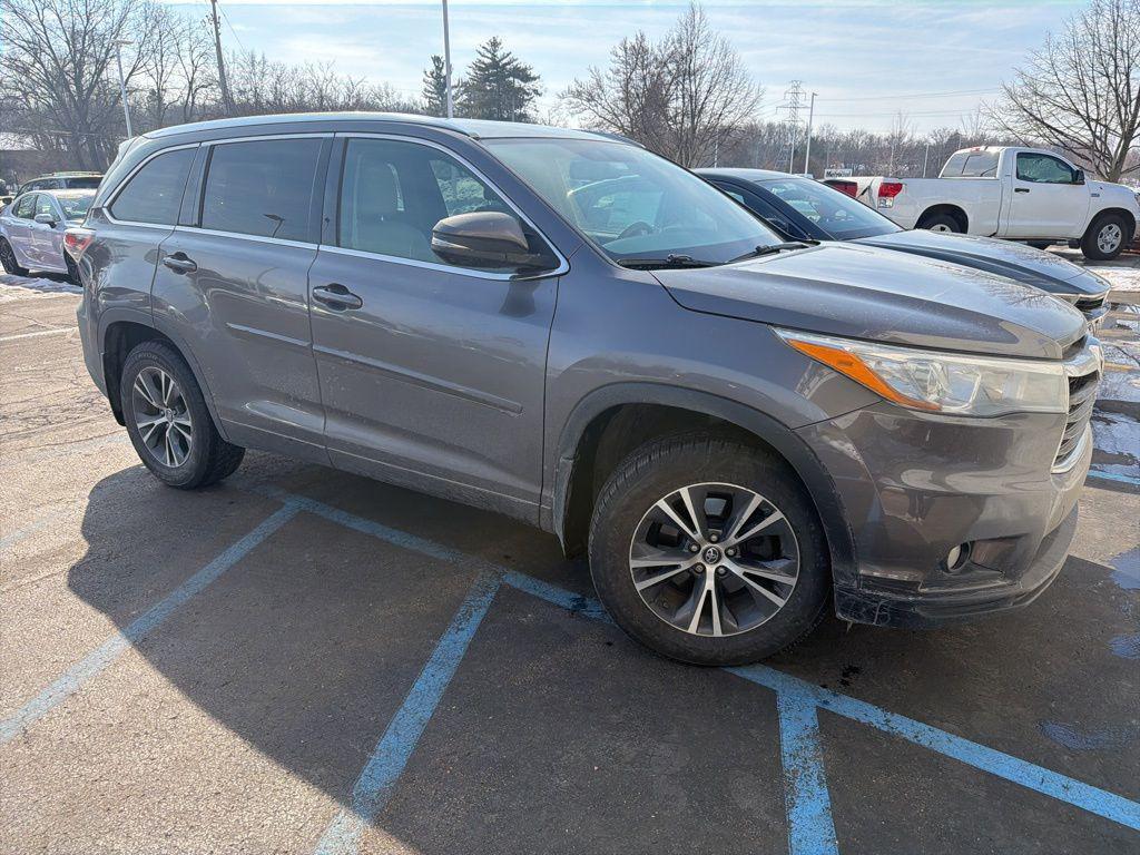 used 2016 Toyota Highlander car, priced at $16,900