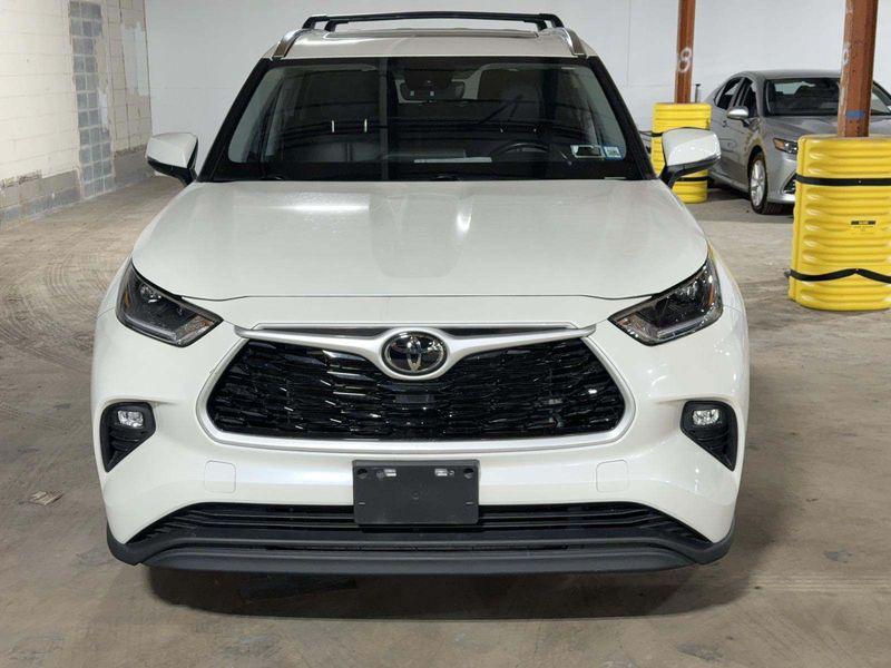 used 2021 Toyota Highlander car, priced at $36,900