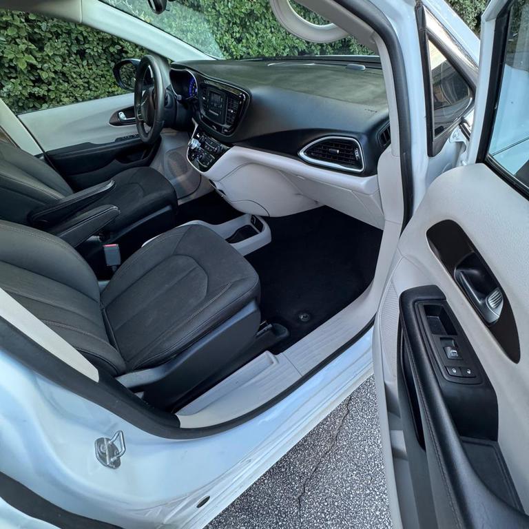 used 2017 Chrysler Pacifica car, priced at $8,499