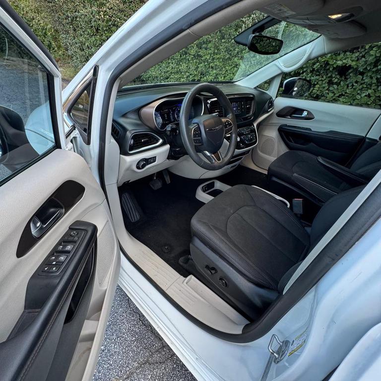 used 2017 Chrysler Pacifica car, priced at $8,499