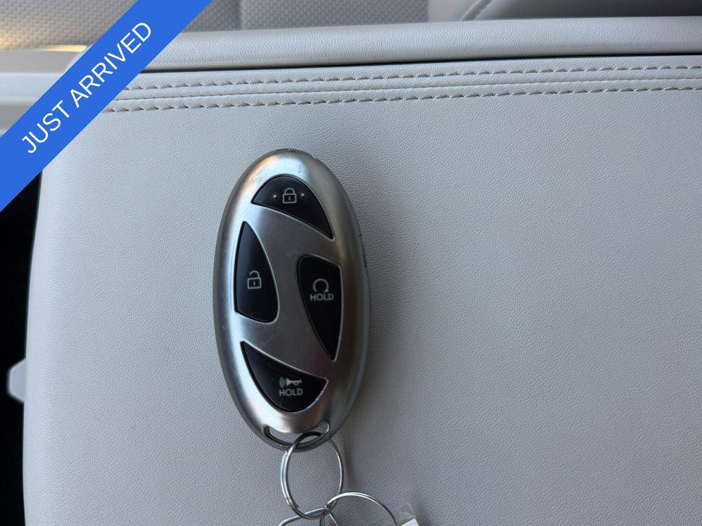 used 2025 Hyundai Santa Fe car, priced at $33,995