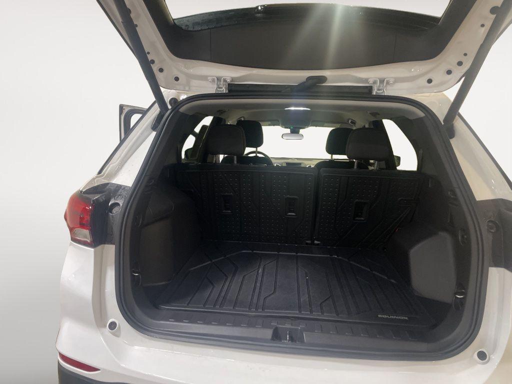 used 2024 Chevrolet Equinox car, priced at $21,180