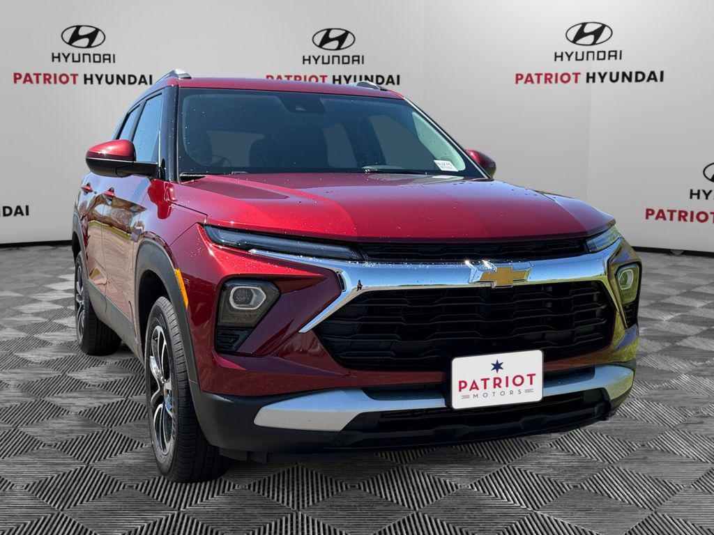 used 2025 Chevrolet TrailBlazer car, priced at $22,340