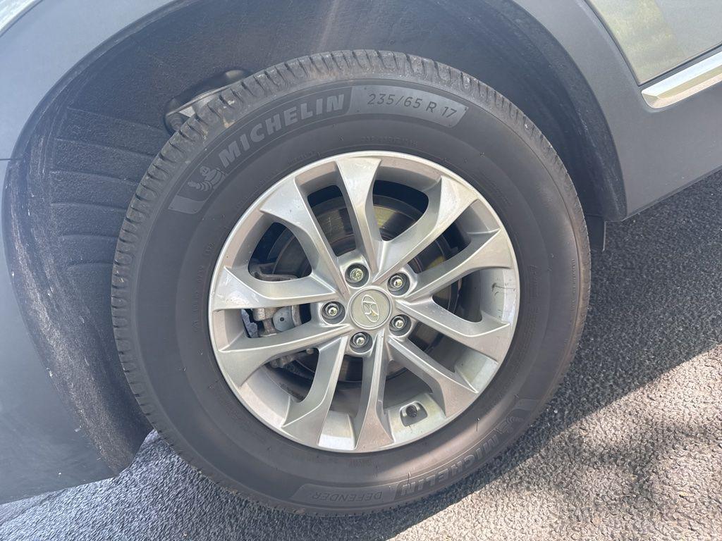 used 2019 Hyundai Santa Fe car, priced at $18,624