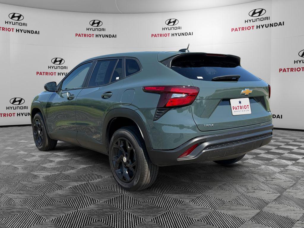 used 2025 Chevrolet Trax car, priced at $22,157