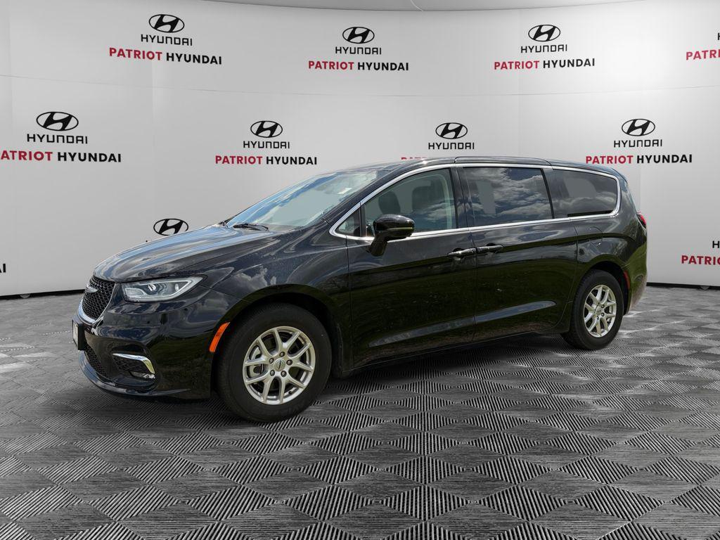 used 2024 Chrysler Pacifica car, priced at $25,646
