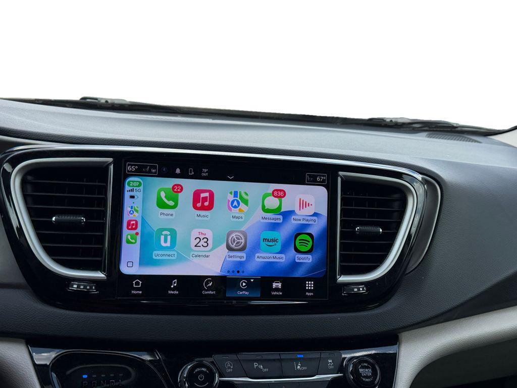 used 2024 Chrysler Pacifica car, priced at $25,646