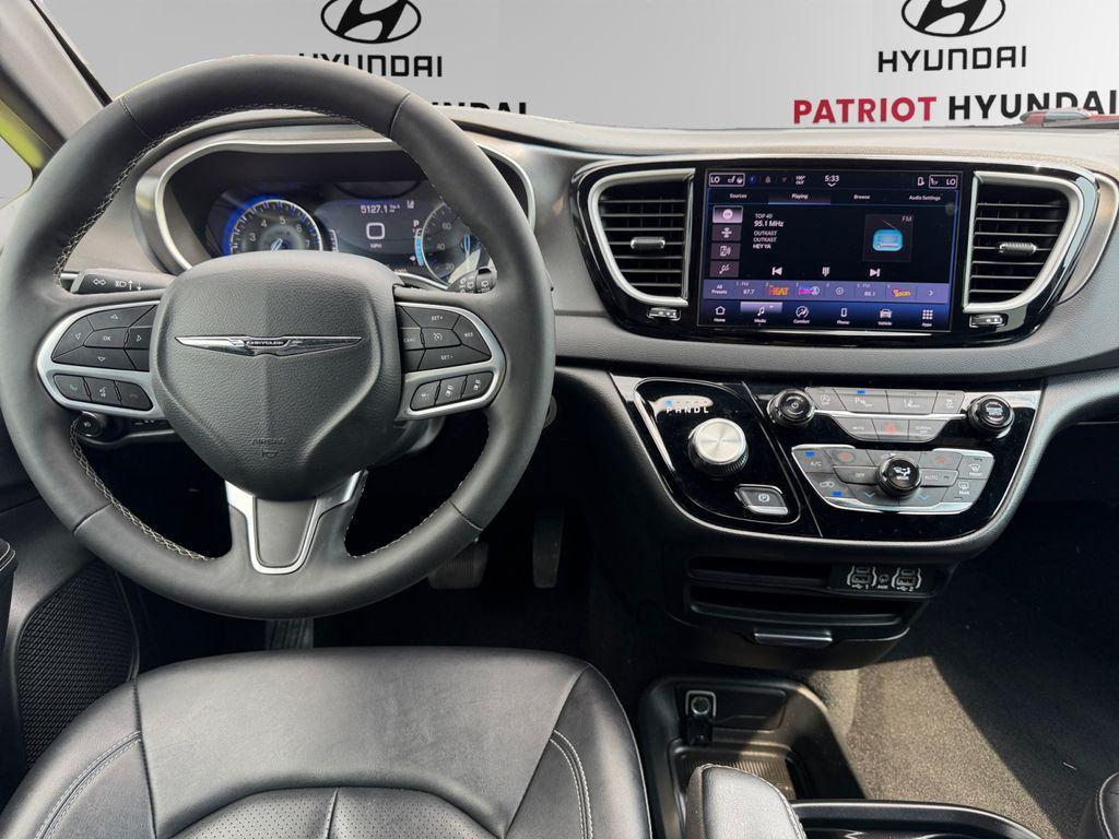 used 2025 Chrysler Pacifica car, priced at $26,300