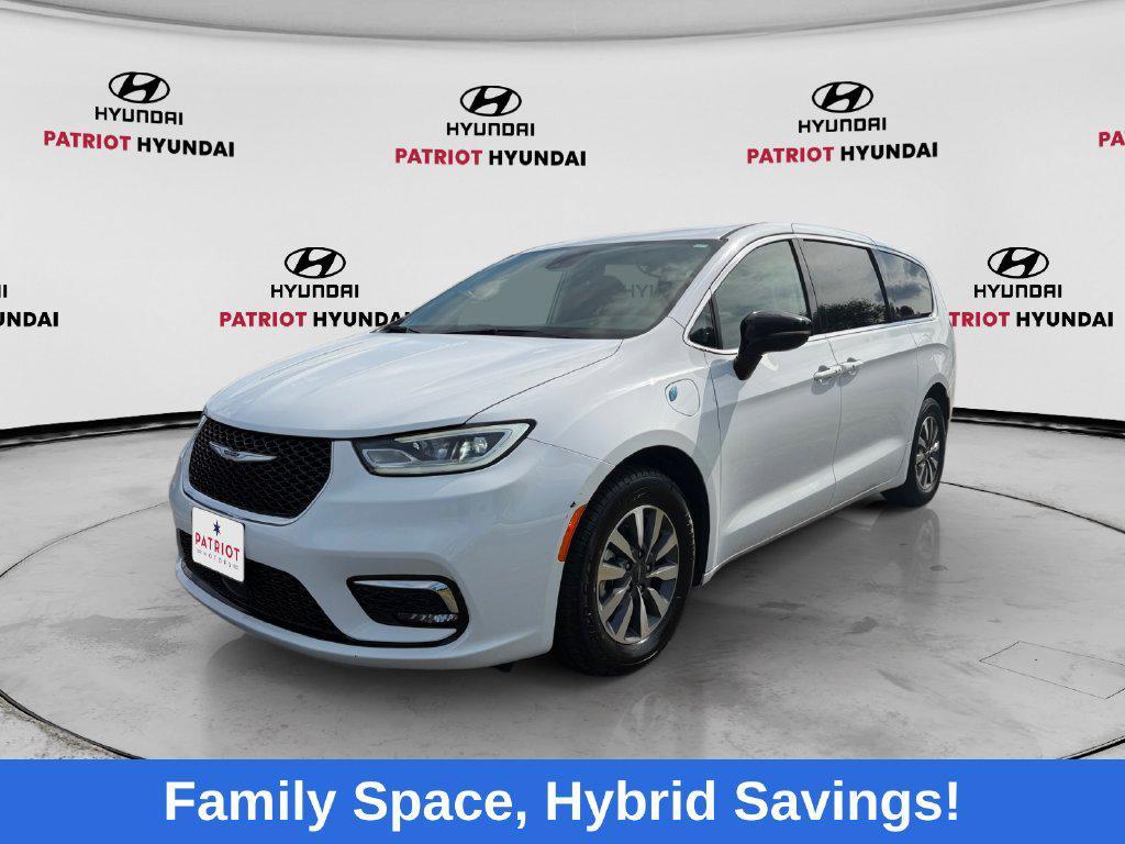used 2024 Chrysler Pacifica Hybrid car, priced at $19,383