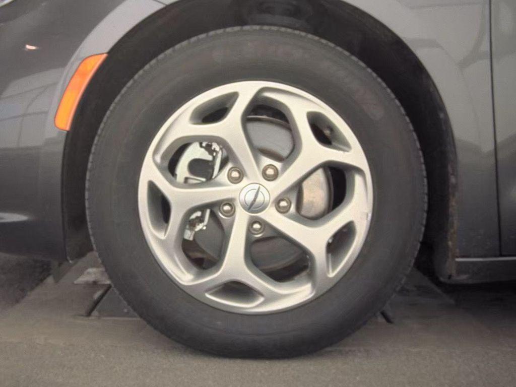 used 2023 Chrysler Pacifica car, priced at $25,994