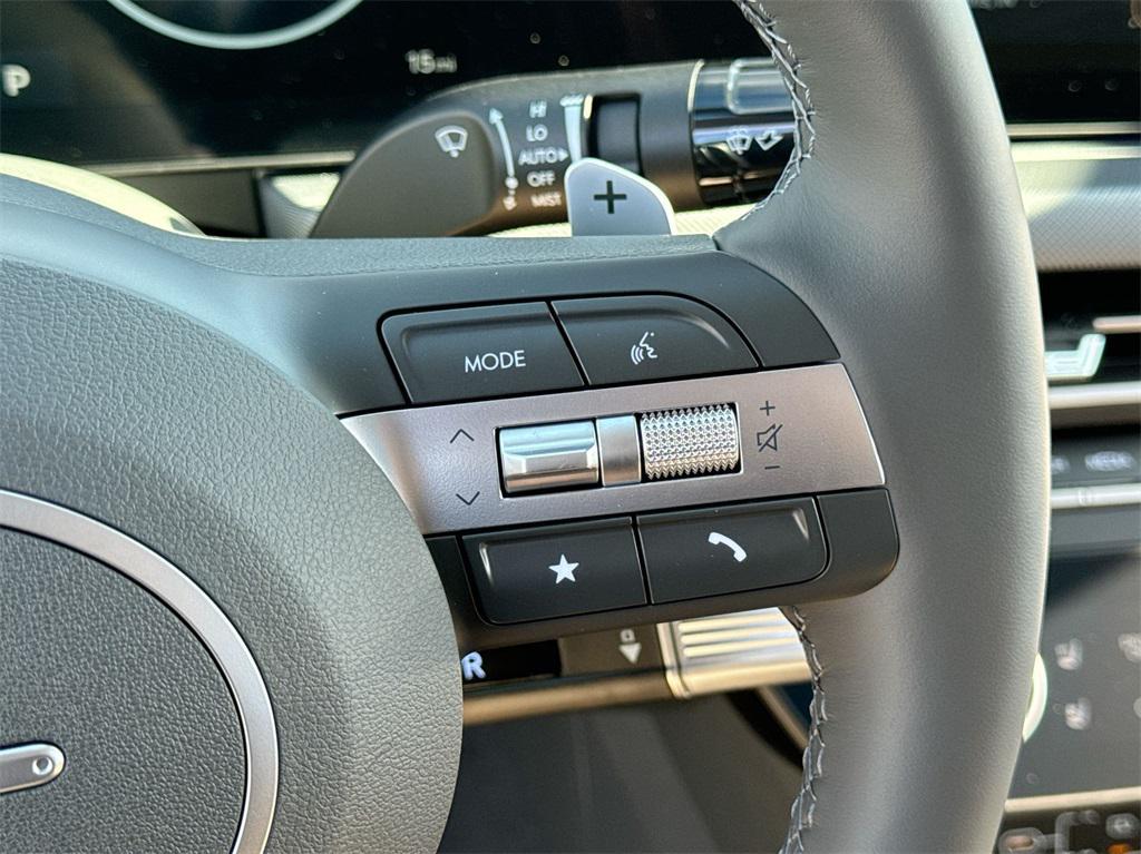 new 2025 Hyundai Sonata Hybrid car, priced at $32,695