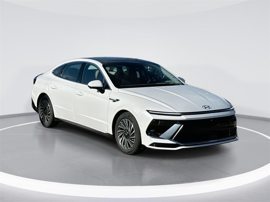 new 2025 Hyundai Sonata Hybrid car, priced at $32,695