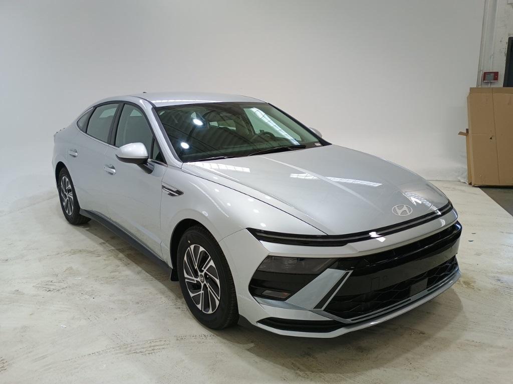 new 2026 Hyundai Sonata Hybrid car, priced at $29,628