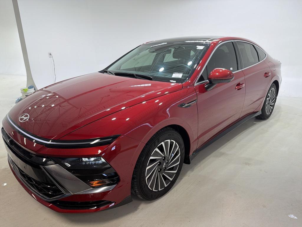 used 2025 Hyundai Sonata Hybrid car, priced at $35,244