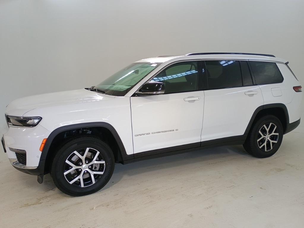 used 2024 Jeep Grand Cherokee L car, priced at $30,844