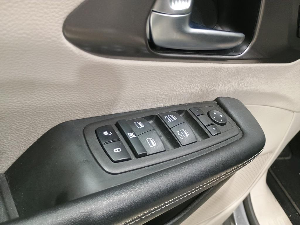 used 2023 Chrysler Pacifica car, priced at $24,744