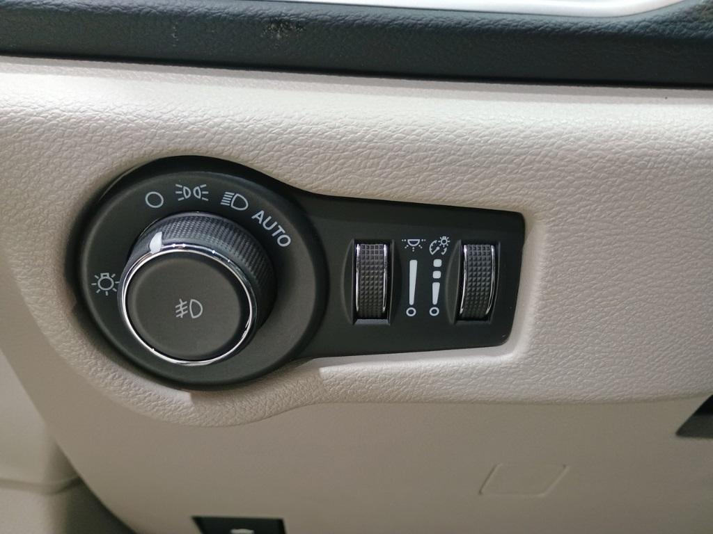 used 2023 Chrysler Pacifica car, priced at $24,744