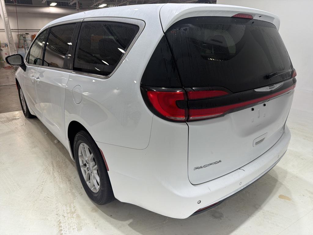 used 2024 Chrysler Pacifica car, priced at $25,224
