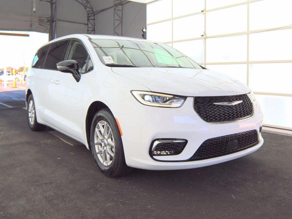 used 2024 Chrysler Pacifica car, priced at $26,224