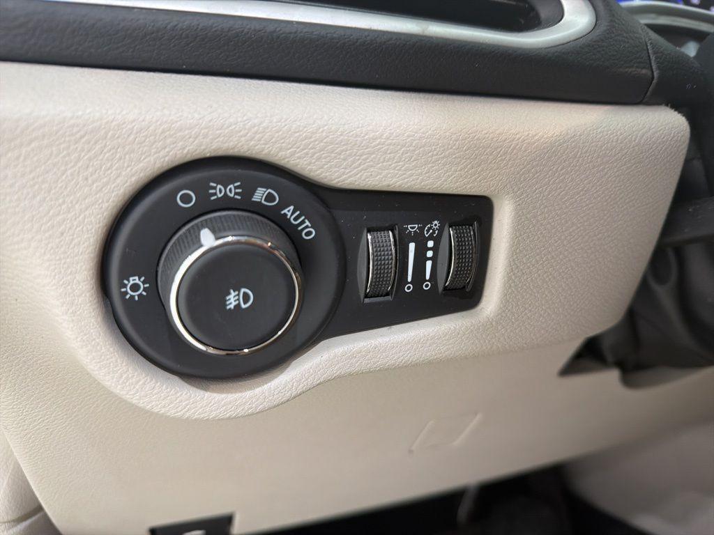 used 2024 Chrysler Pacifica car, priced at $24,994