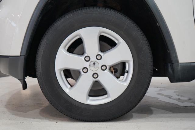 used 2011 Jeep Grand Cherokee car, priced at $6,994