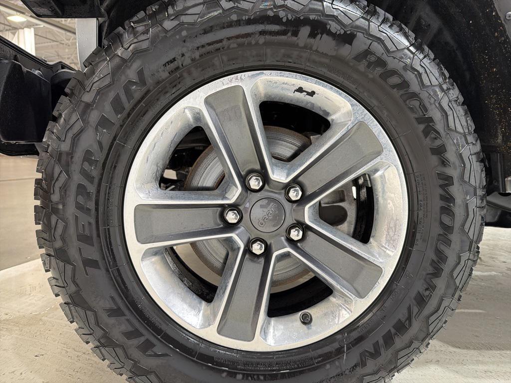 used 2022 Jeep Wrangler Unlimited car, priced at $27,994