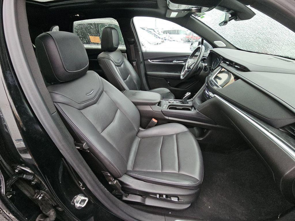 used 2023 Cadillac XT5 car, priced at $24,994