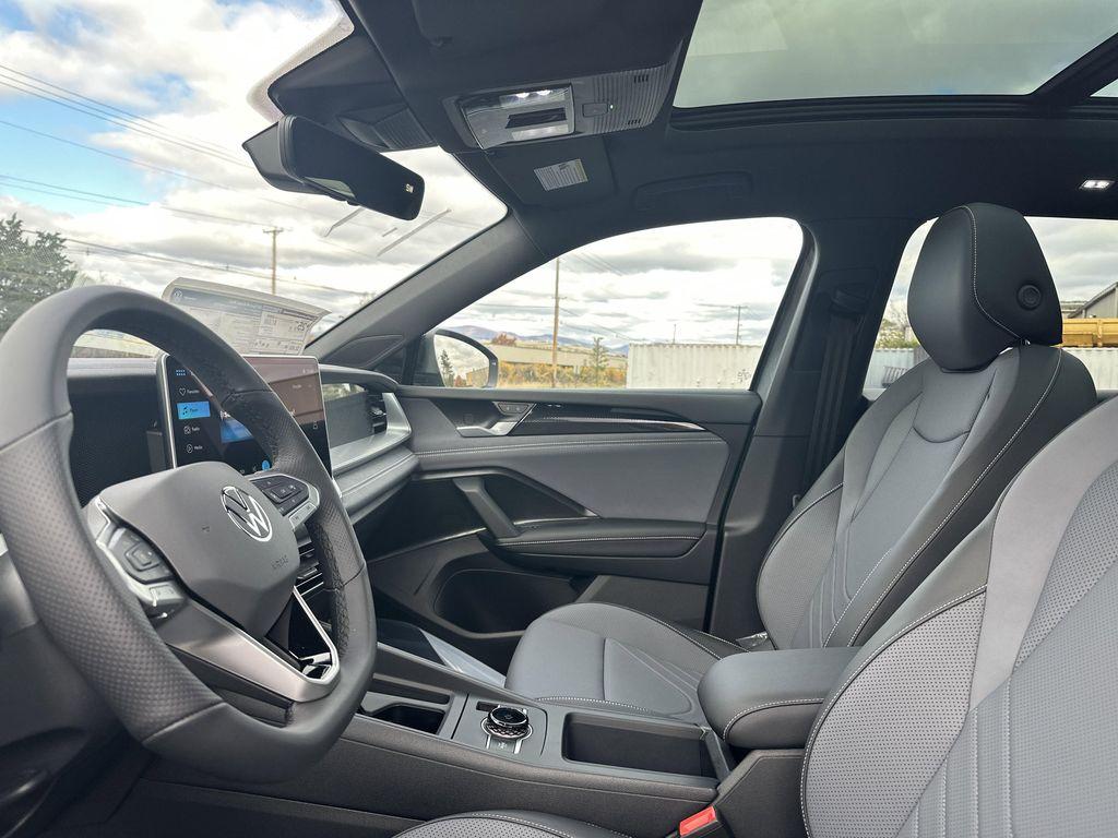 new 2026 Volkswagen Tiguan car, priced at $39,087