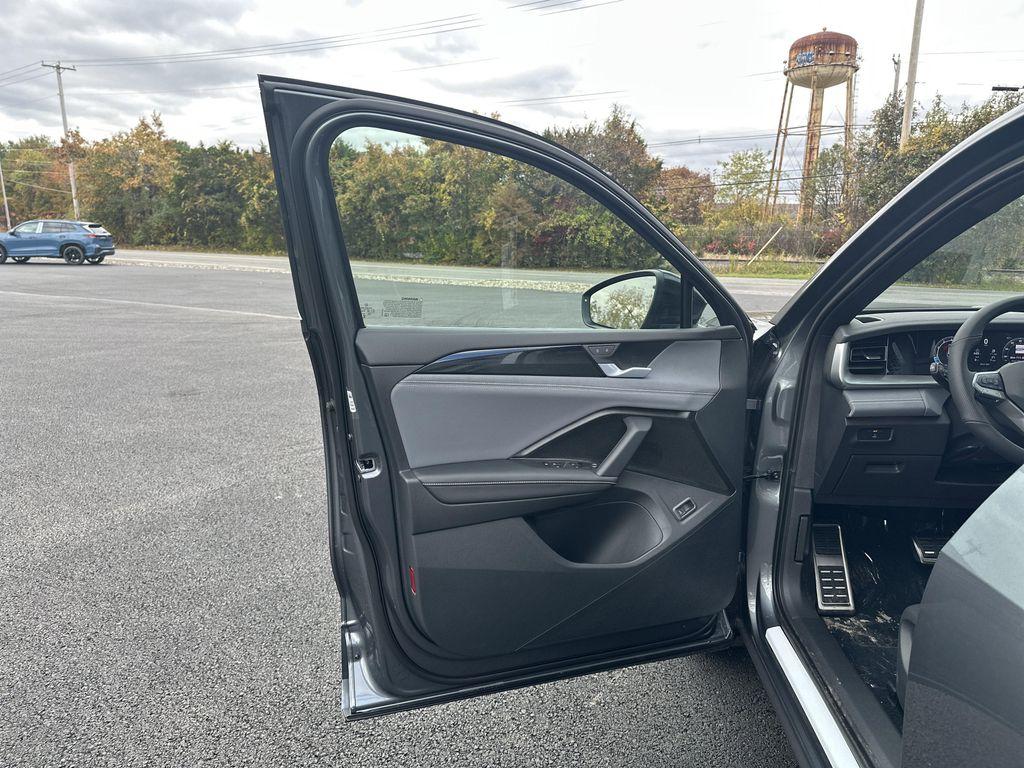 new 2026 Volkswagen Tiguan car, priced at $39,087