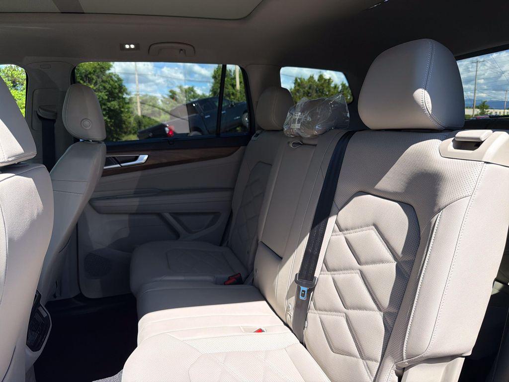 new 2026 Volkswagen Atlas car, priced at $45,179