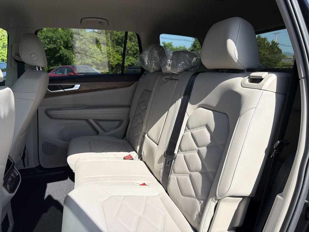new 2026 Volkswagen Atlas car, priced at $40,129
