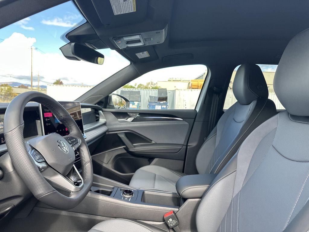 new 2025 Volkswagen Tiguan car, priced at $37,426