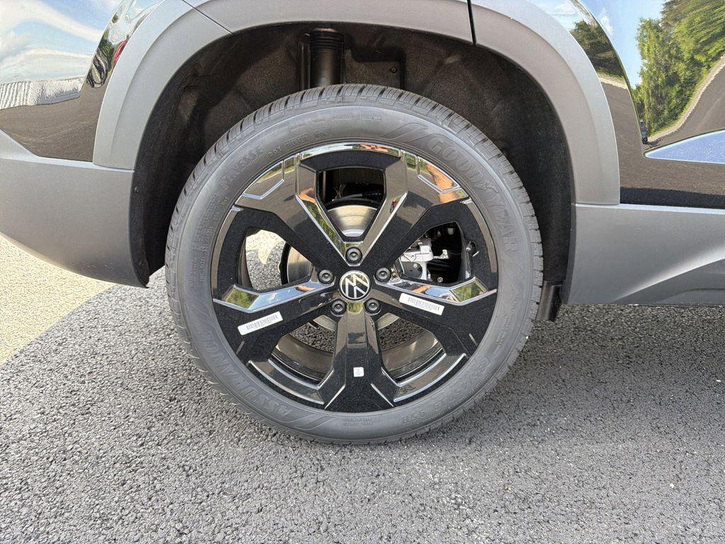 new 2026 Volkswagen Taos car, priced at $36,543