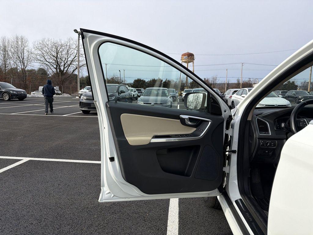 used 2016 Volvo XC60 car, priced at $14,995