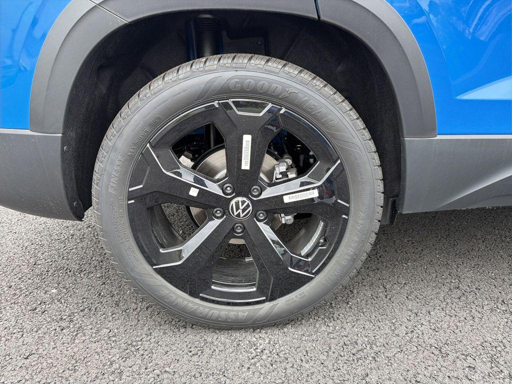 new 2026 Volkswagen Taos car, priced at $36,998