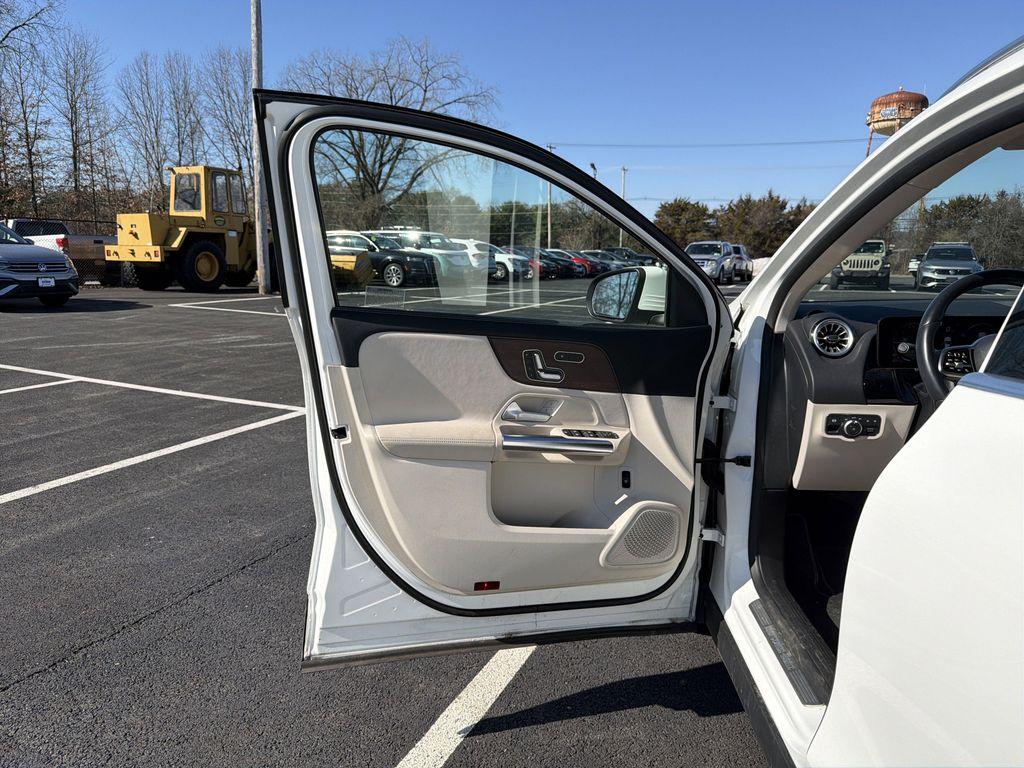 used 2023 Mercedes-Benz GLA 250 car, priced at $27,895