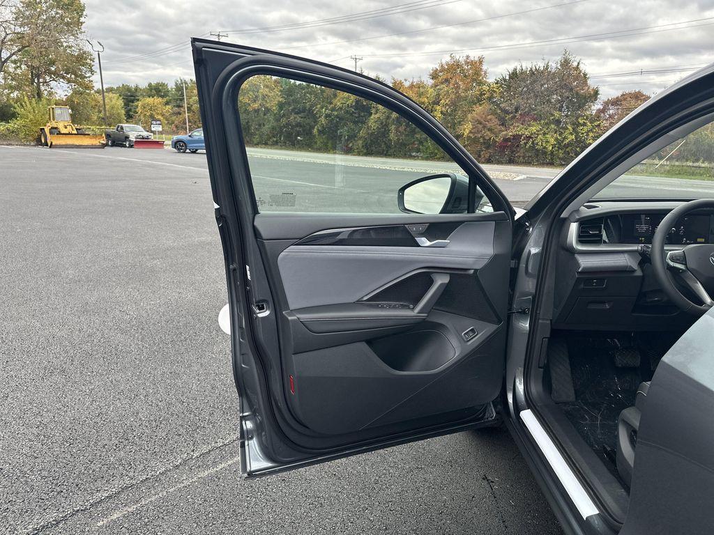 new 2026 Volkswagen Tiguan car, priced at $36,647