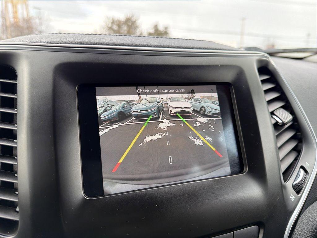 used 2021 Jeep Cherokee car, priced at $16,695