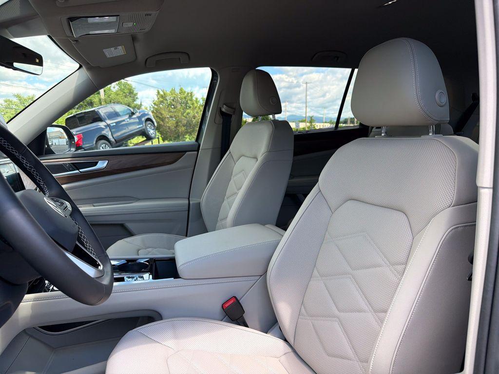new 2026 Volkswagen Atlas car, priced at $44,674