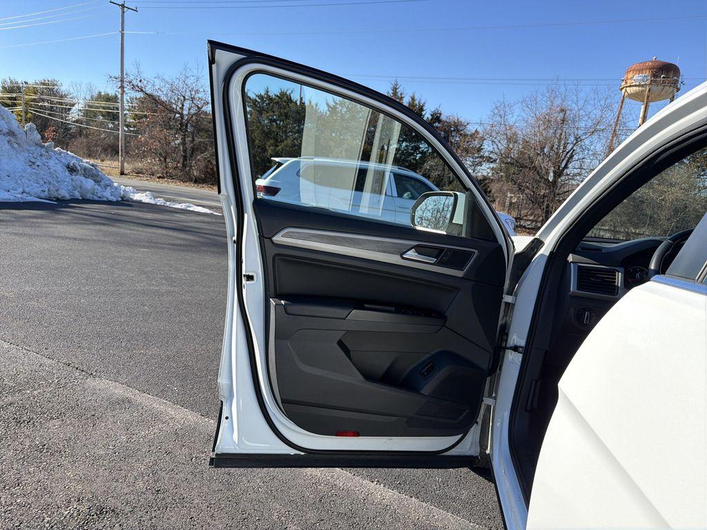 used 2020 Volkswagen Atlas Cross Sport car, priced at $14,995