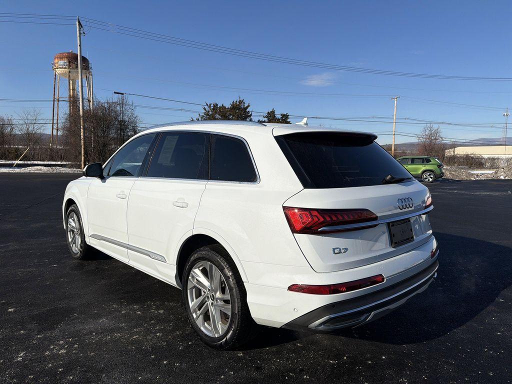 used 2021 Audi Q7 car, priced at $26,095