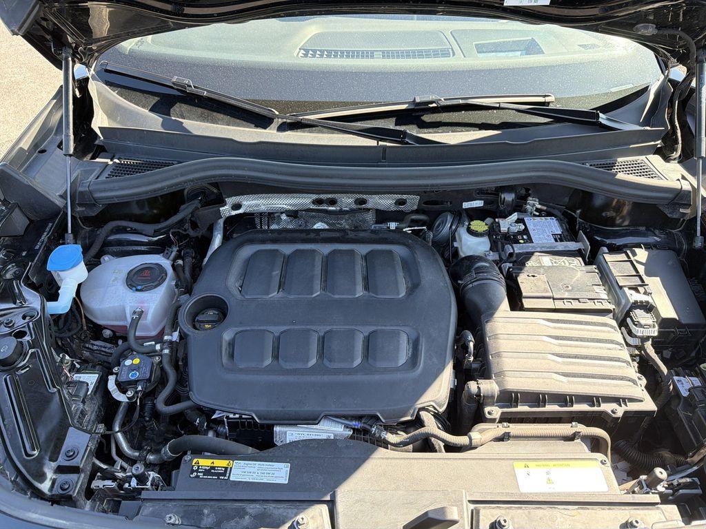 used 2025 Volkswagen Tiguan car, priced at $35,670