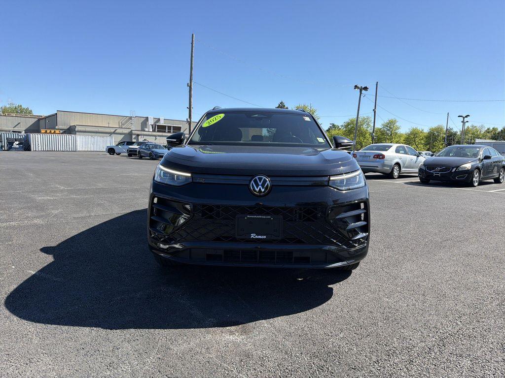 used 2025 Volkswagen Tiguan car, priced at $35,670