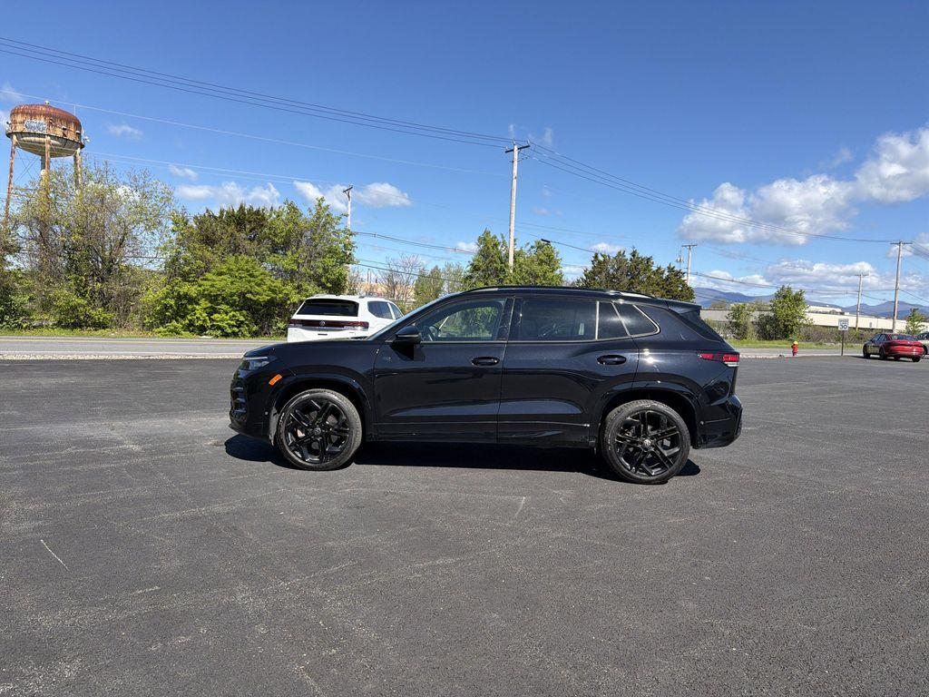 used 2025 Volkswagen Tiguan car, priced at $35,670
