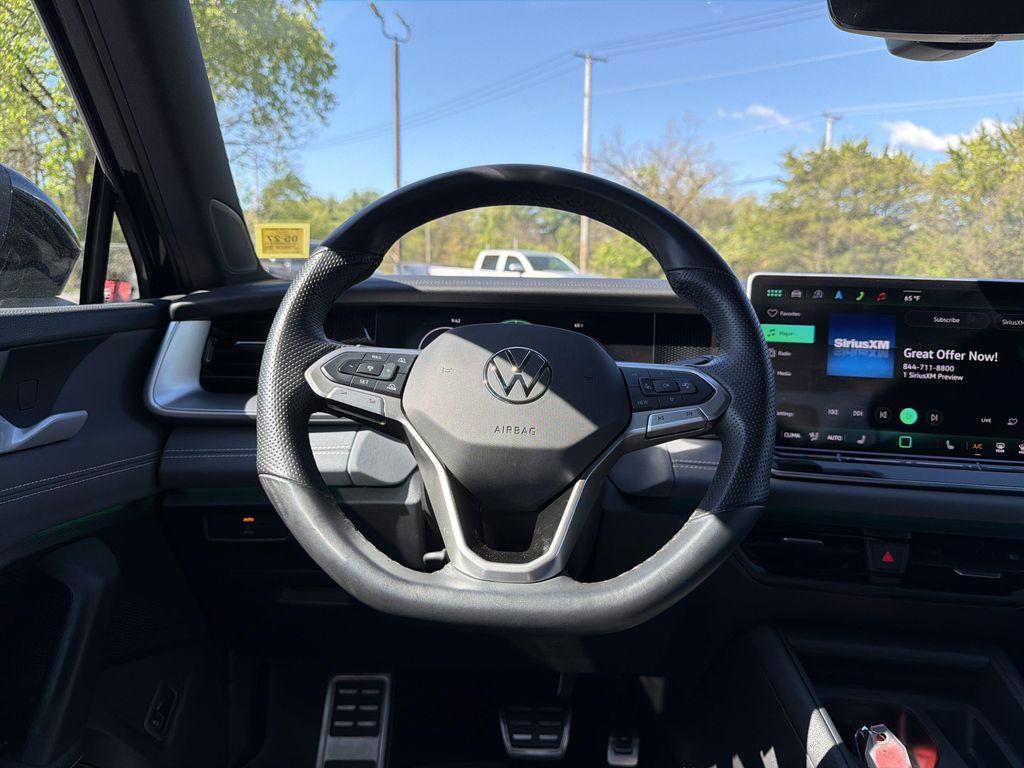 used 2025 Volkswagen Tiguan car, priced at $35,670