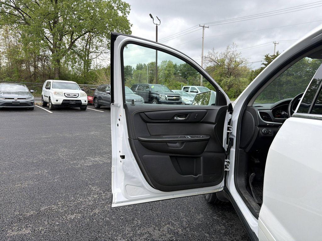 used 2017 Chevrolet Traverse car, priced at $11,470