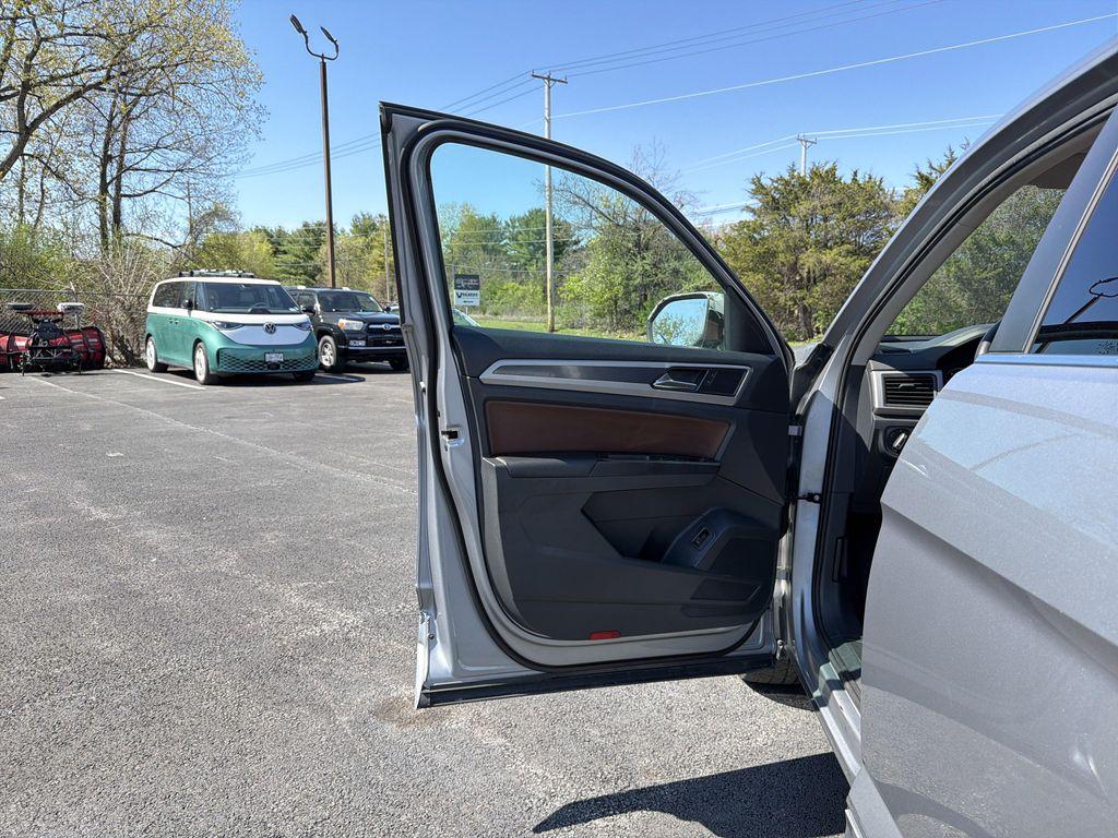 used 2021 Volkswagen Atlas car, priced at $21,570