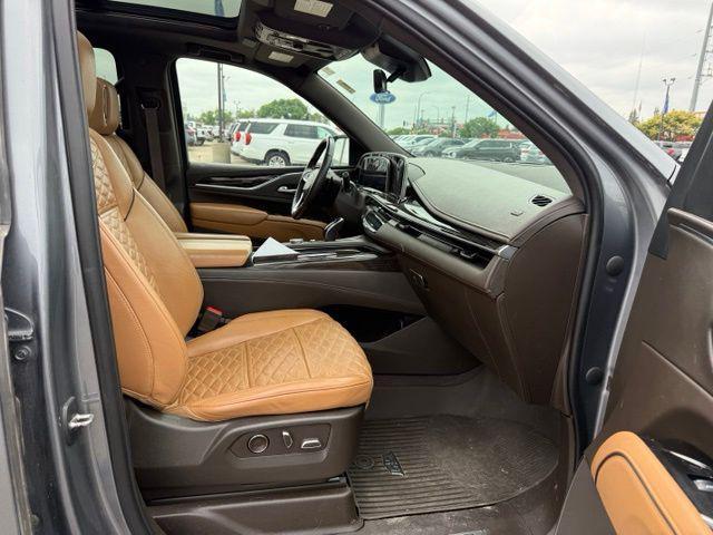 used 2021 Cadillac Escalade ESV car, priced at $46,399